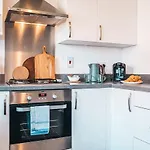 Templer Mill By Solace Stays 2 Shower Rooms