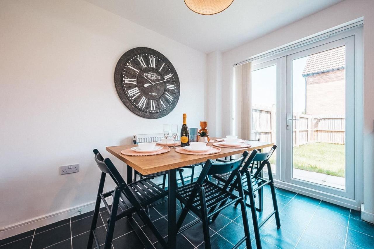 Templer Mill By Solace 2 Shower Holiday home *