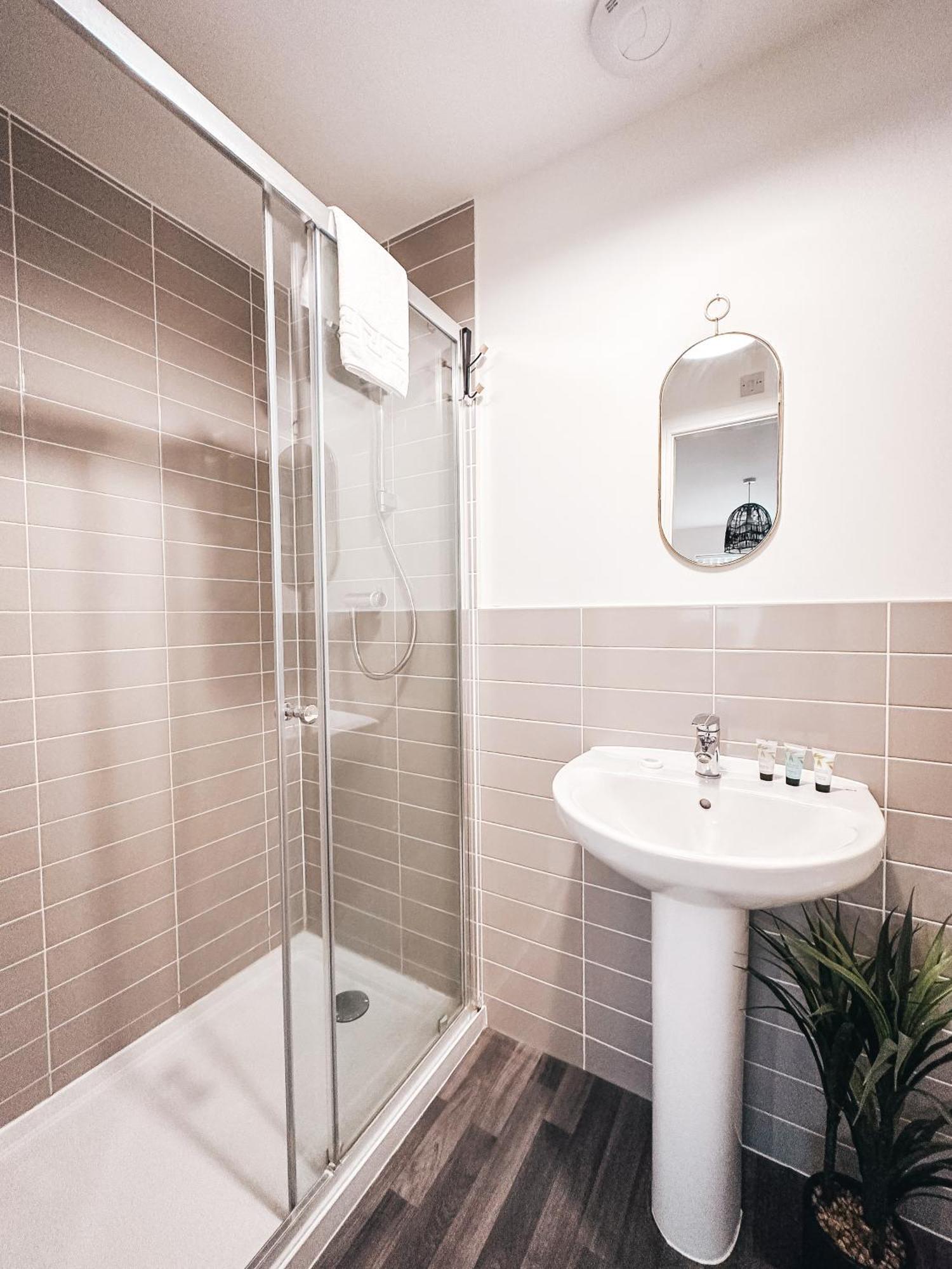 Templer Mill By Solace 2 Shower Holiday home Newport (Gwent)